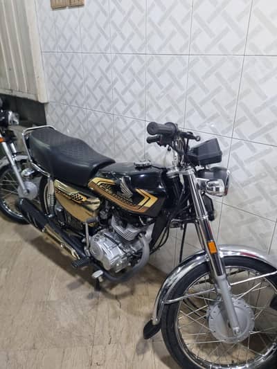 HONDA CG 125S GOLD EDITION (2025)