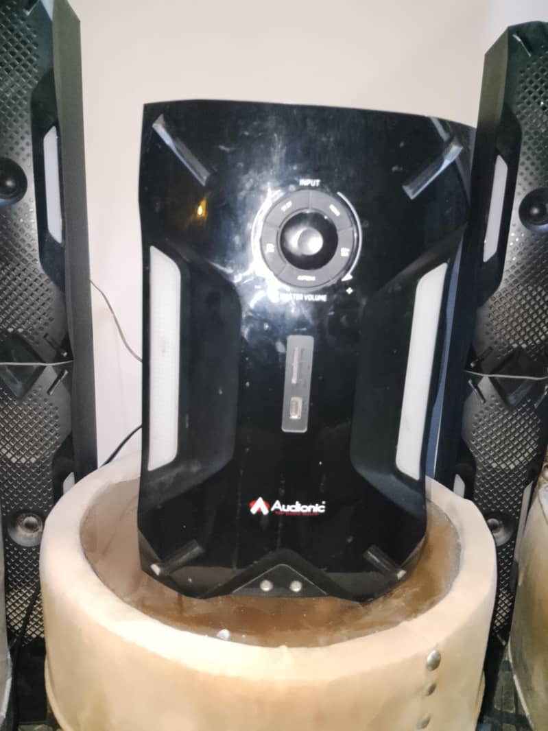 Audionic Speakers 2