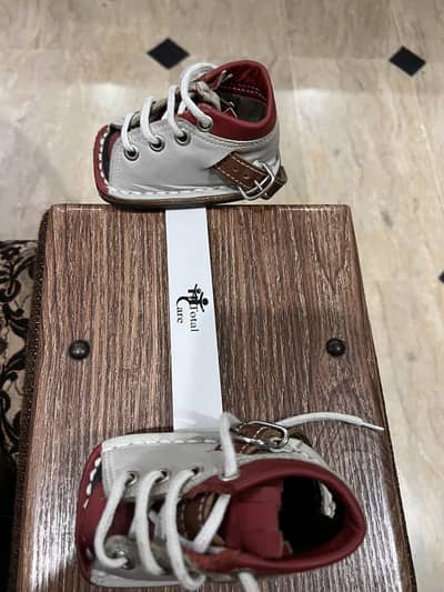 Foot club, misaligned foot shoes