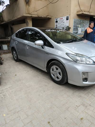 Toyota prius 2011