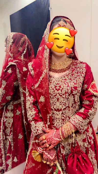 Bridal dress only 3 hours used fresh look