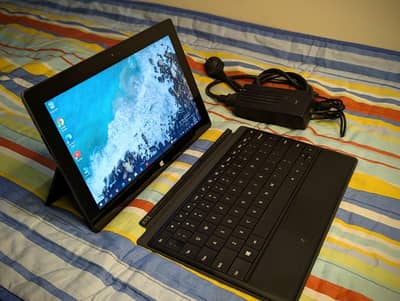 Microsoft Surface Pro 2  | i5 4th gen  | 4/128gb SSD |+923282864929