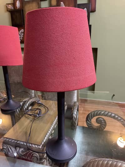 Stylish Table Lamp with Red Shade – Excellent Condition