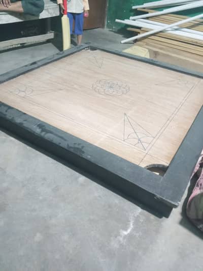 Carrom board