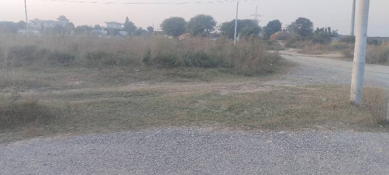 SERVICE ROAD CORNER PLOT 2