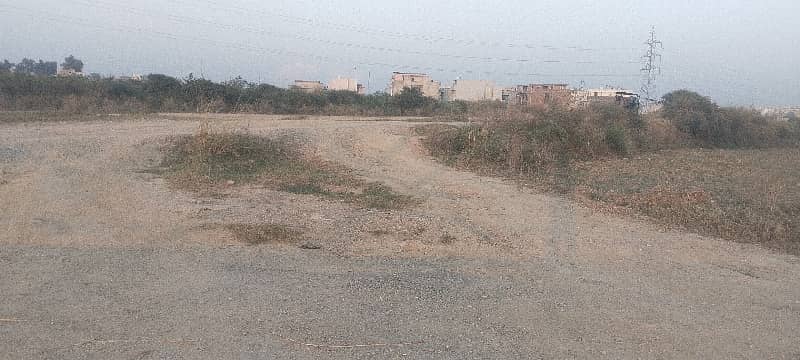 SERVICE ROAD CORNER PLOT 4