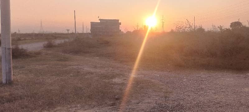 SERVICE ROAD CORNER PLOT 6