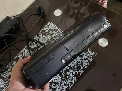 Xbox 360 E (ultra slim) 500gb JTAG with kinnect