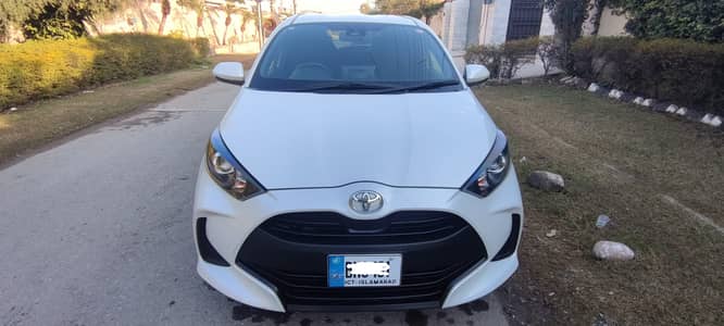 Toyota Yaris 2023 X Push start Pearl white 4.5 Grade