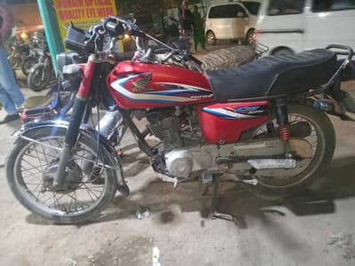 Honda cg 125 Karachi num 2015 model engine seild karak engine