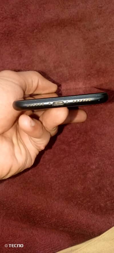 iPhoneXR 10/10 condition Urgent sale contact only Watsap (03274965921