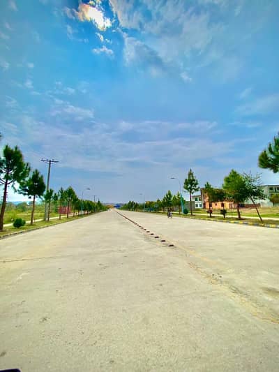 5 Marla Plot For Sale In  Royal City