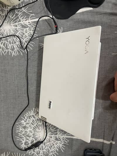 Lenovo Yoga 14” 7i Carbon editon | 8 gb ram | 256 GB | Intel Iris Xe