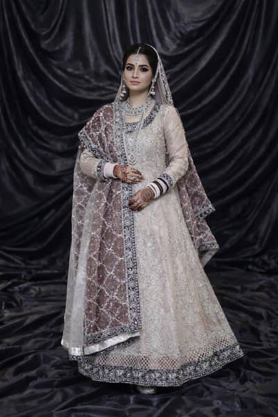 Elegant Bridal Maxi Dress – Off-White & Silver