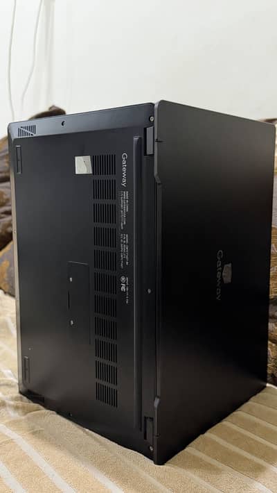 GATEWAY by Microsoft 12 gen 8/512 touch screen