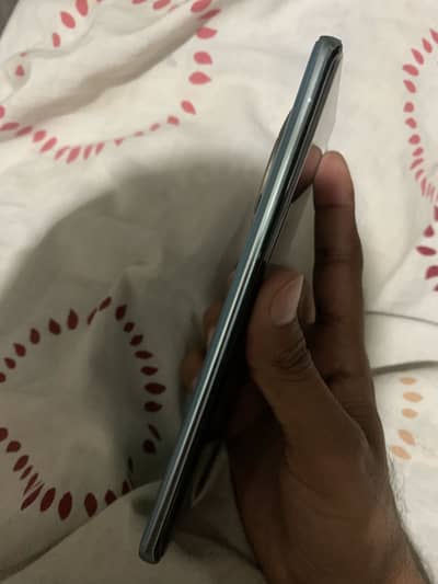 Zero 40 8+256 complete box used 2 month