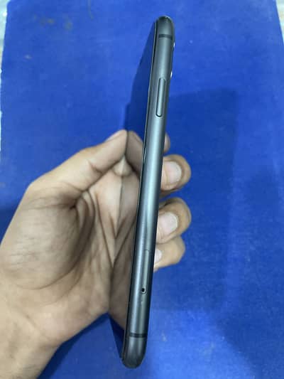 iPhone 11 Classic Black | 64GB | Non PTA | 10/10 Condition