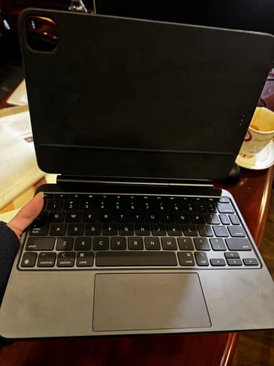 IPad Magic Keyboard M5 Brand New