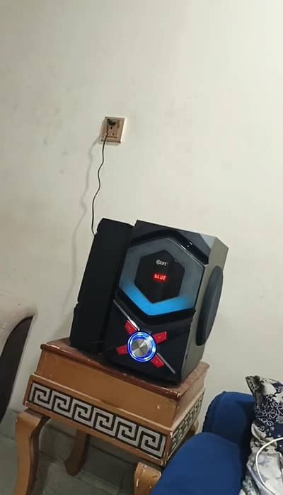 Speaker econ lush condition 10/10