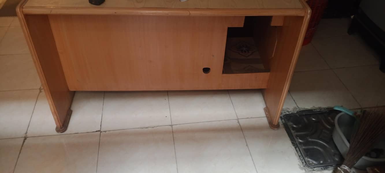 Big Computer table 9