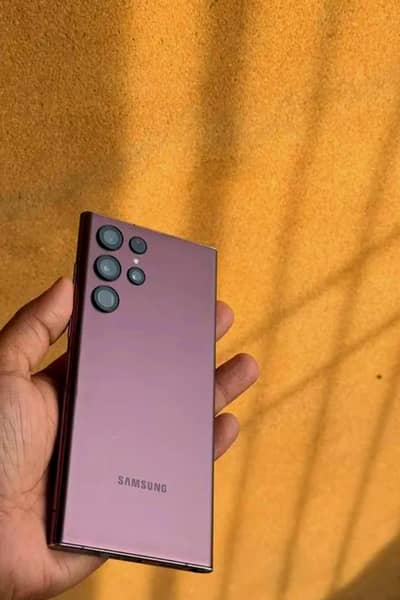 Samsung s22 ultra dotted