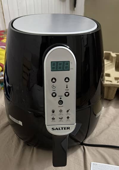 Salter Uk based compamy Air fryer 4.5 ltr
