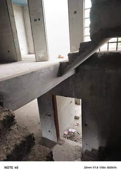 I SELL 5MARLA GRAY HOUSE IN BAHRIA ORCHARD PHASE 2