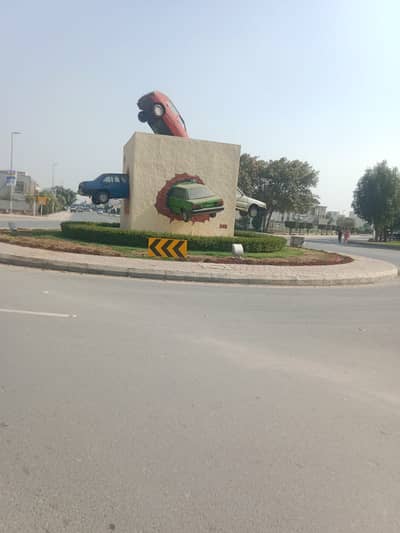 I SELL 8MARLA PLOT IN BAHRIA ORCHARD PHASE 2