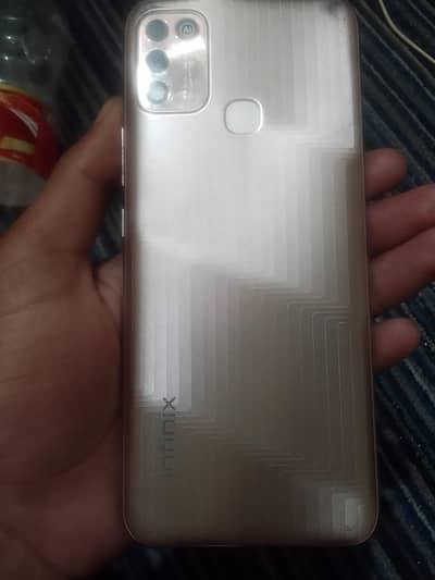 box nhi charginer available  original panel 4/64