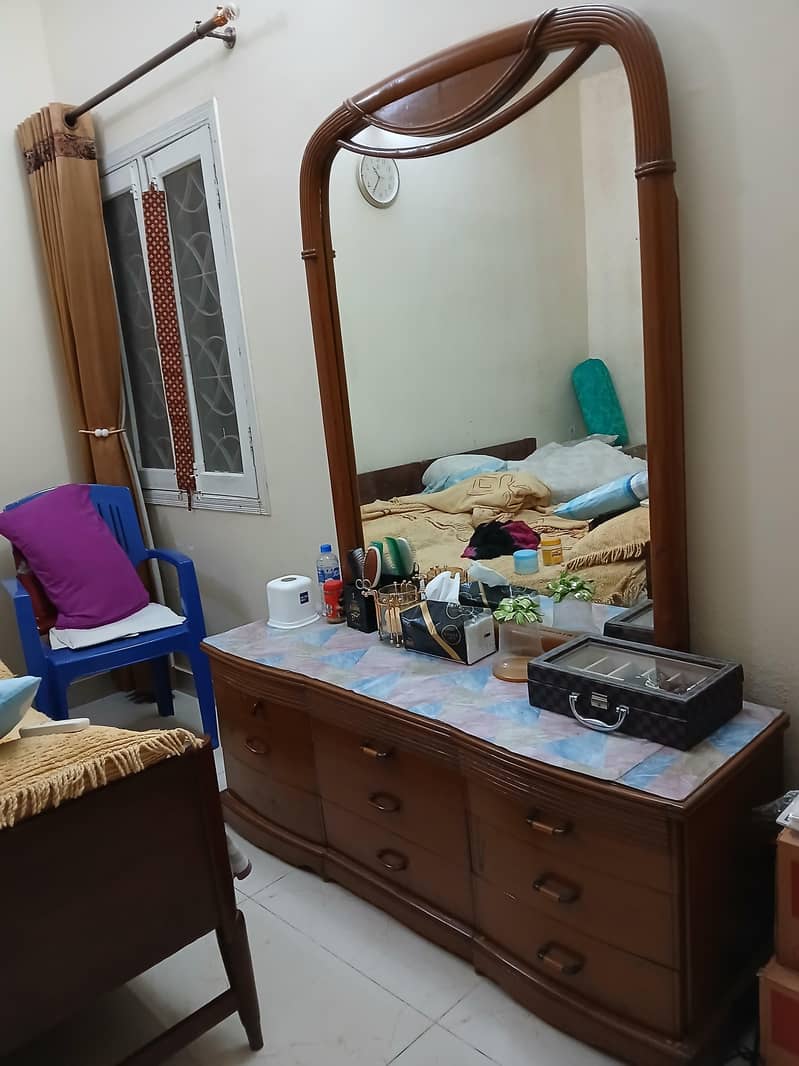 dressing table 0