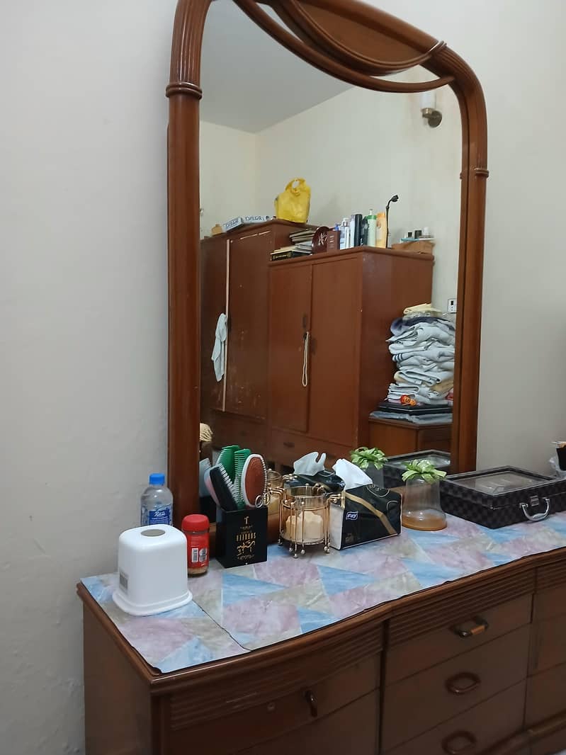 dressing table 1