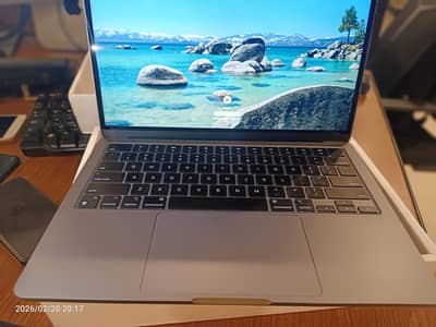 MacBook Air M2 2022 international variant
