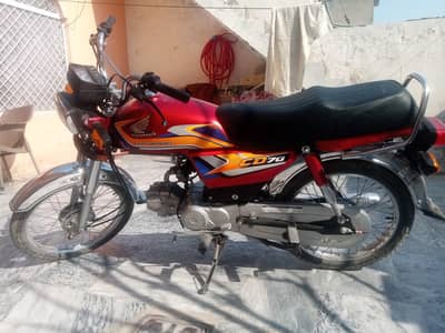 cd70 bikes new condition kachi raseedon main hai