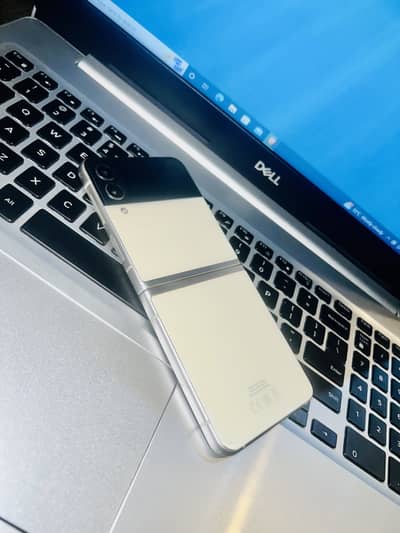 Samsung Galaxy Z Flip 3 5G (Non-PTA) – 10/9 Condition