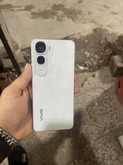 Vivo y400 10/10 condition