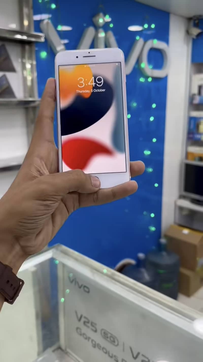 Apple iPhone 7 Plus 1