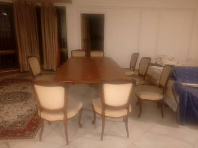 dinning table with 8 chairs