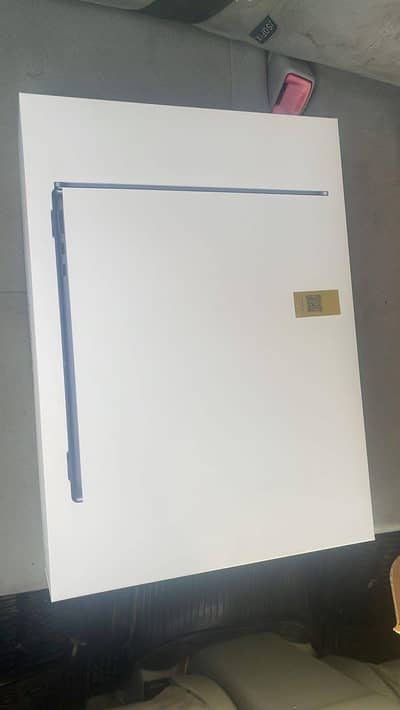 MacBook AIR M4 13 Inch Box pack 16/256
