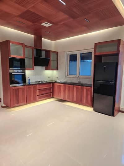 Luxury Ground Portion Brand New Fully For Foreigners With Lawn ,Rent Included All Utilities