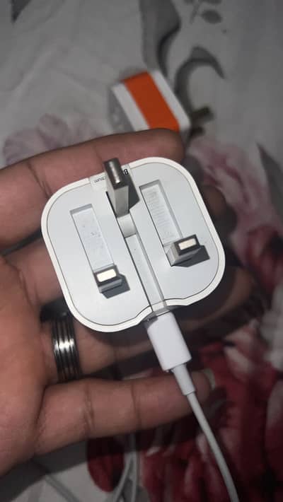 IPHONE ORIGNAL CHARGER ADOPTER WITH C CABLE