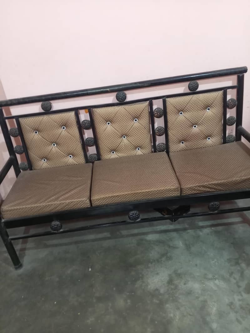 reasonable sofa set 3