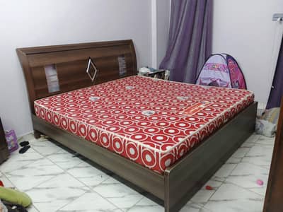 Bed & Dressing Table  & matrees