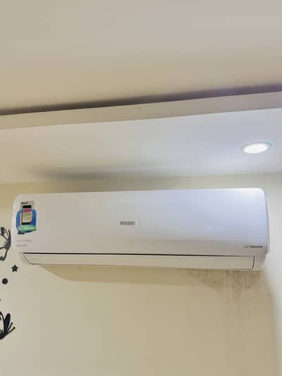 Orient ultron e comfort gold fin 1.5 ton Dc invorter