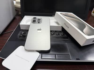 15 pro max hkt just like new