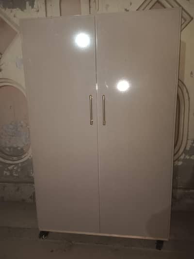 Stylish and Durable 2 door wardrobe  size 2,*4*6