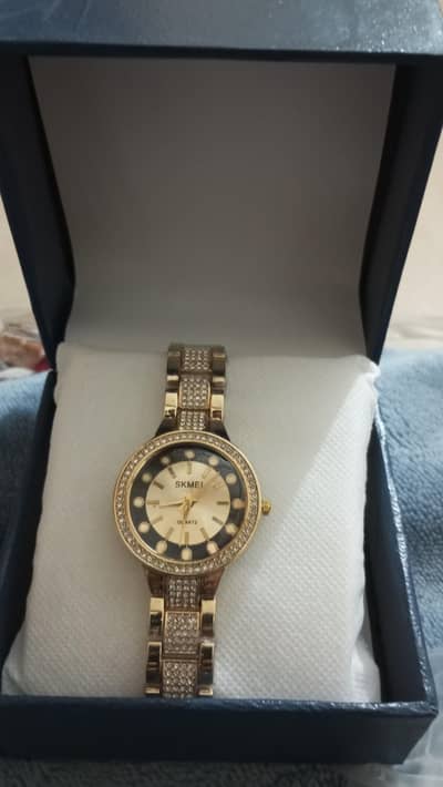 Skmei Golden watch