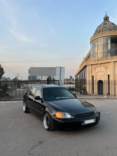 Honda civic 2000 (urgent sale)