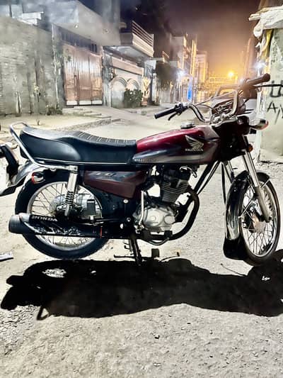 Honda 125 Model 2016 All orignal one hand used All papers ok