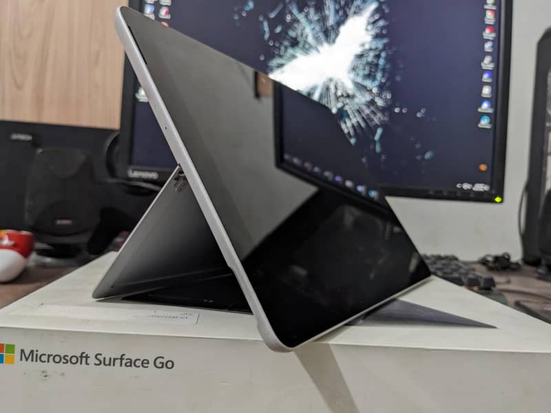 Microsoft Surface Go 0