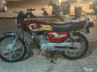 125 urgent sale 25model Islamabad number 1st owner biomatric available